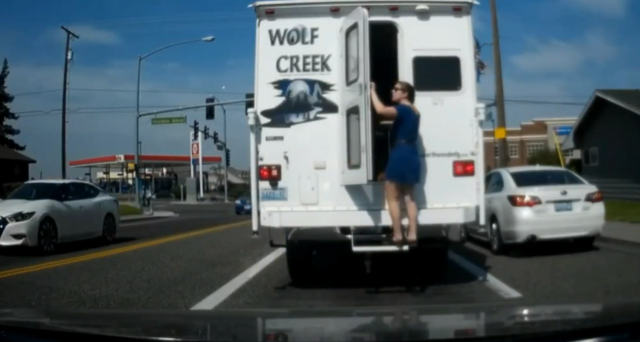 马路上的7个感人瞬间, 你被触动了吗?