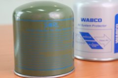 专为串油不严重的空压机准备 两款滤油干燥罐任您选择