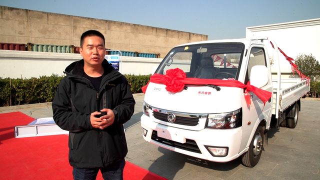 钻得了小巷 下得了地库 这台豪华东风小卡才卖不到5万元