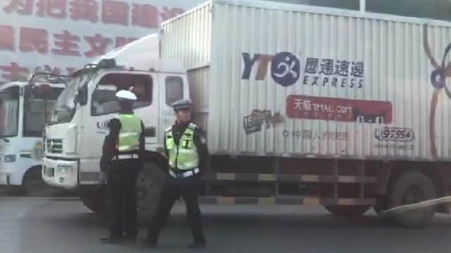 执行日起拖后半年 西安国三车限行事件回顾