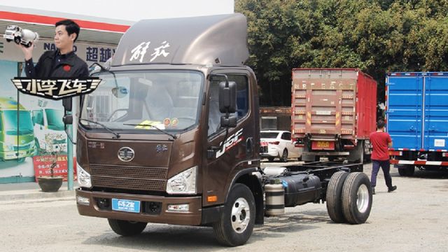 机箱桥5万公里长换油 国六160马力解放J6F实拍