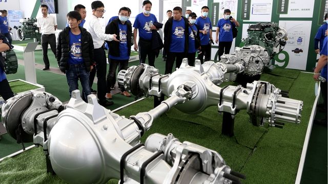 国六动力+自主AMT+20万公里长换油车桥 解放卡车的核心就是它们仨！