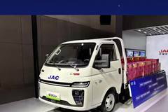 这是卡车还是轿车？能语音控车还有迎宾灯，江淮恺达U7纯电小卡续航