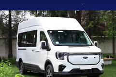 101度电实跑续航455km，大电量新能源轻客江铃福特E全顺尺寸