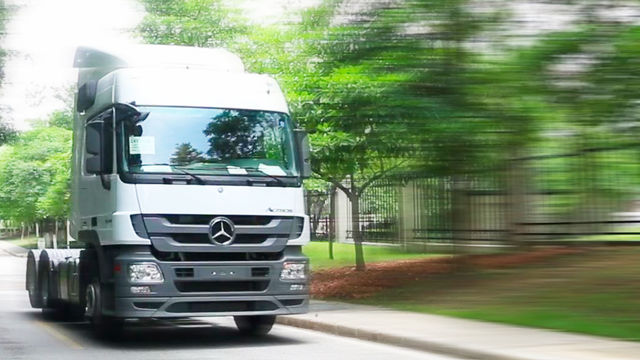 什么才叫智能高端重卡 奔驰Actros告诉你